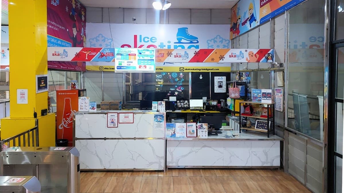 Image SKA Ice Skating Rink Pekanbaru 4