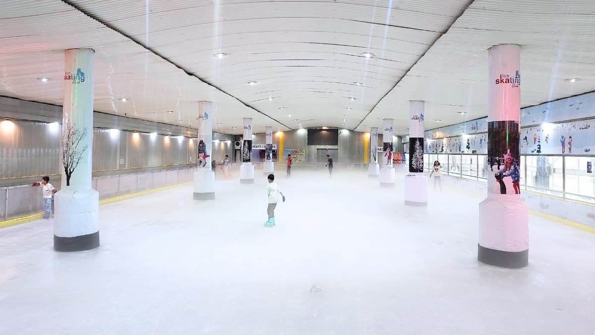 Image SKA Ice Skating Rink Pekanbaru 2